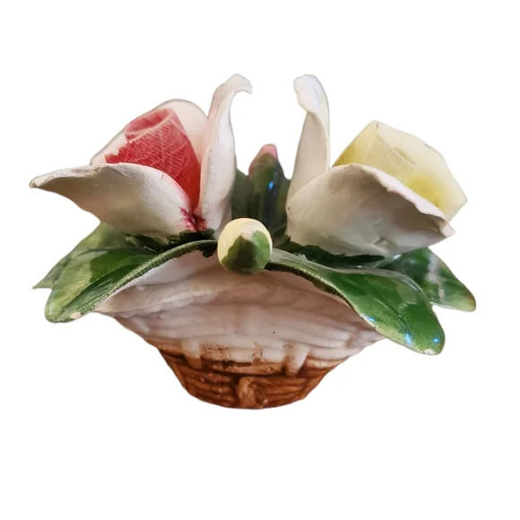 Vintage Capodimonte Flower Basket With 2 Roses And 2 Buds - Picture 3 of 9